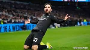 为什么有些玩家总是能“读懂”你的底牌（为何有人总能看穿你的底牌？）